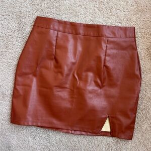 Lulus Brown Faux Leather Mini Skirt High Rise Slit Hook & Eye Zip M